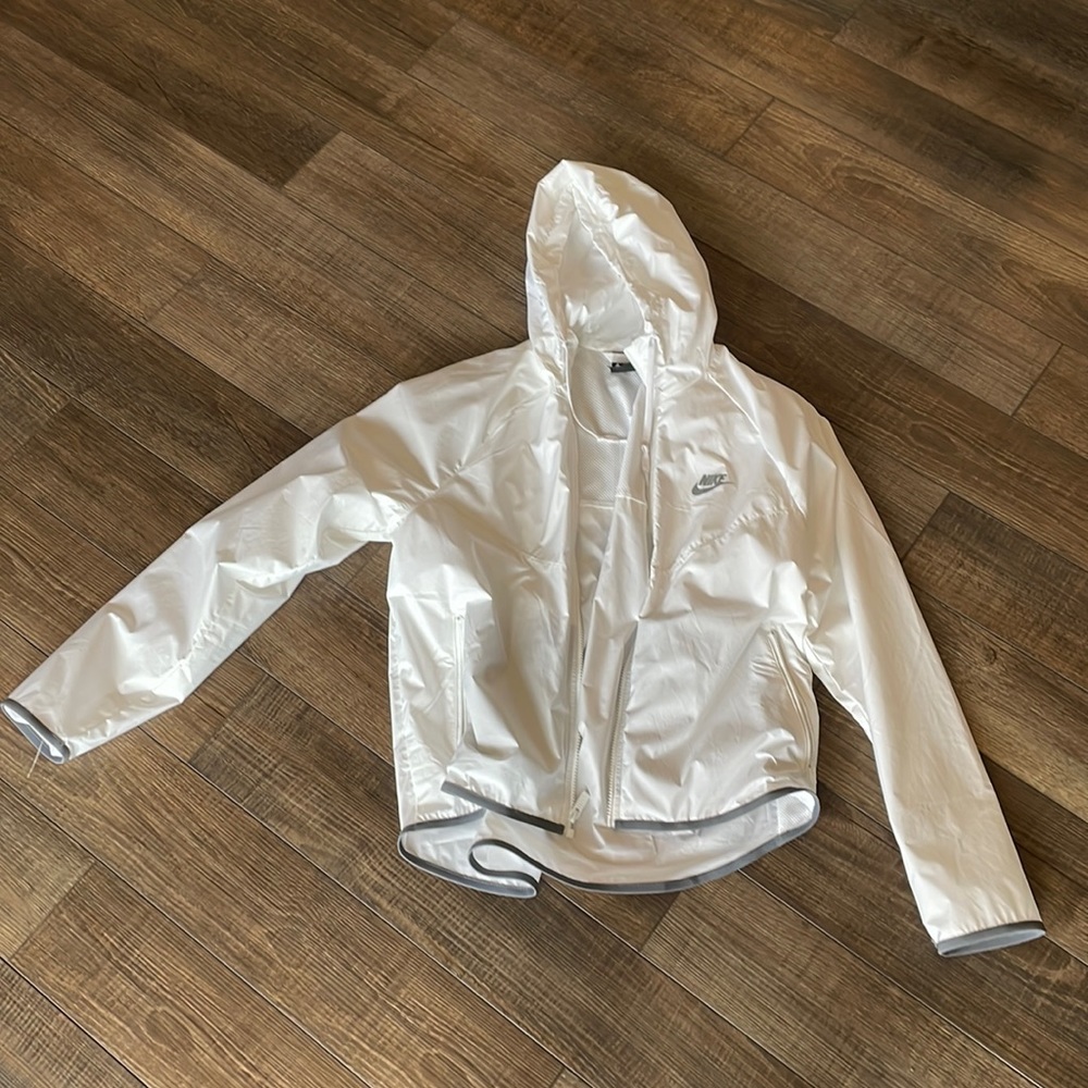 NWOT Nike white windbreaker
